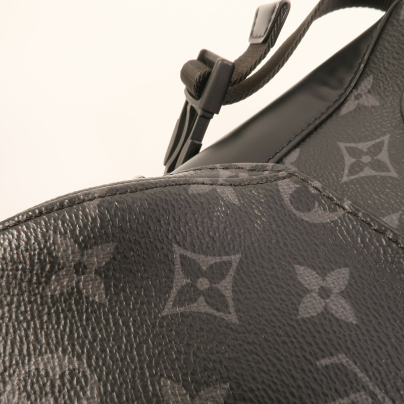LOUIS VUITTON Monogram Eclipse Messenger PM Voyager銀扣肩背袋-14