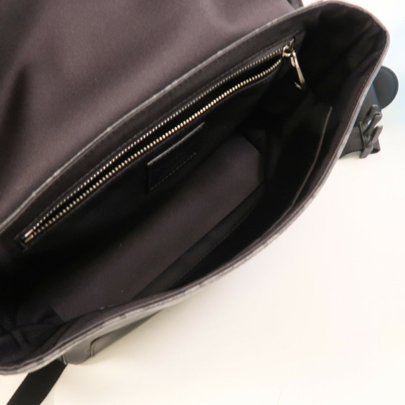 LOUIS VUITTON Monogram Eclipse Messenger PM Voyager銀扣肩背袋-4