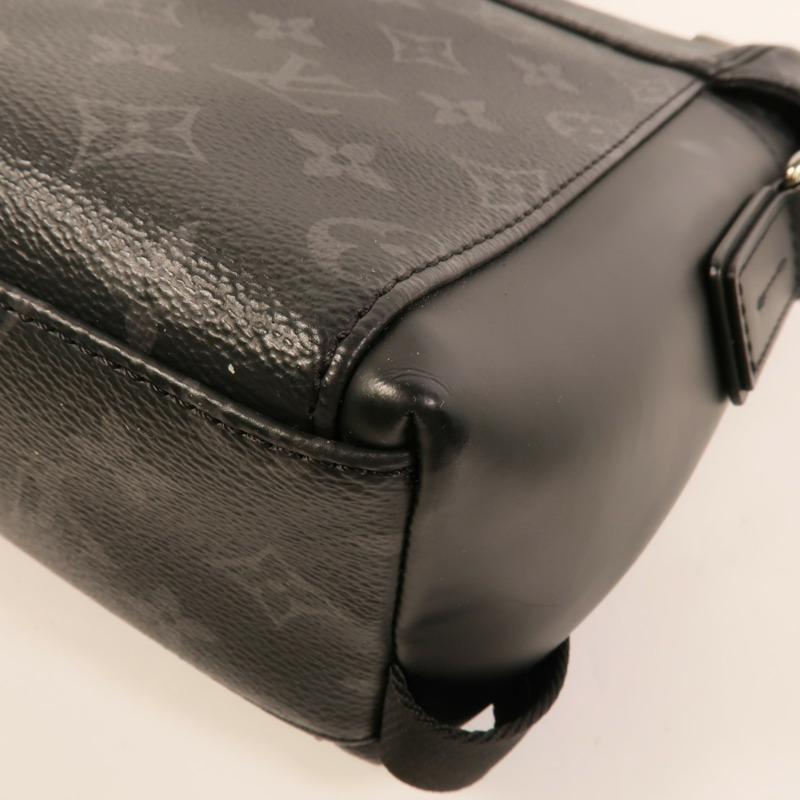 LOUIS VUITTON Monogram Eclipse Messenger PM Voyager銀扣肩背袋-13