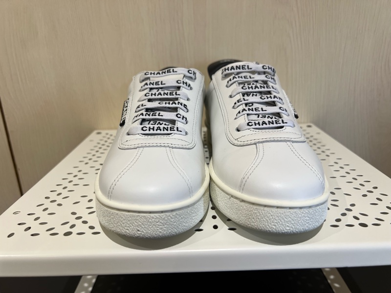 Chanel 滿版Chanel 鞋帶休閒鞋（全新）-3