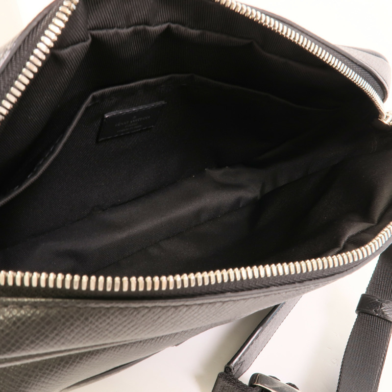 LOUIS VUITTON Monogram Eclipse/Taiga Outdoor Messenger銀扣肩背袋-4