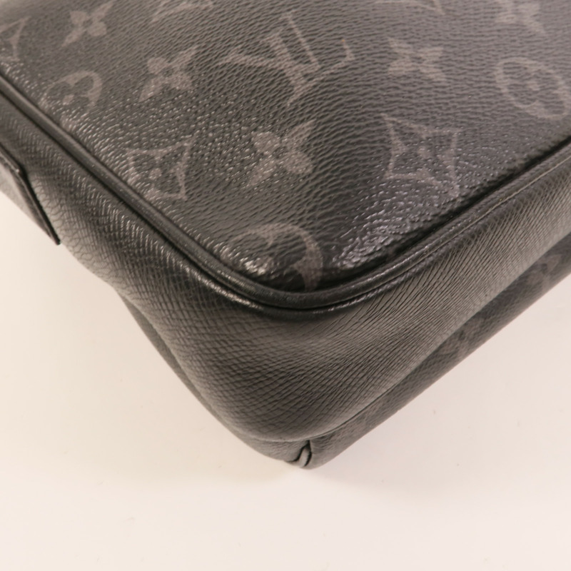LOUIS VUITTON Monogram Eclipse/Taiga Outdoor Messenger銀扣肩背袋-12