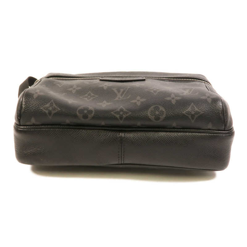 LOUIS VUITTON Monogram Eclipse/Taiga Outdoor Messenger銀扣肩背袋-3