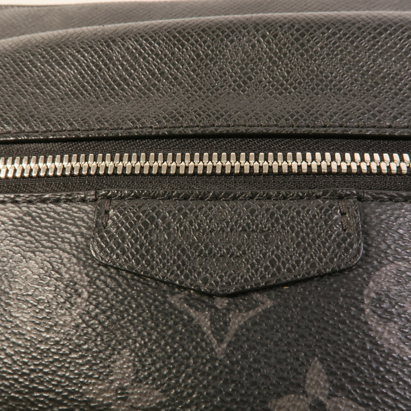 LOUIS VUITTON Monogram Eclipse/Taiga Outdoor Messenger銀扣肩背袋-10