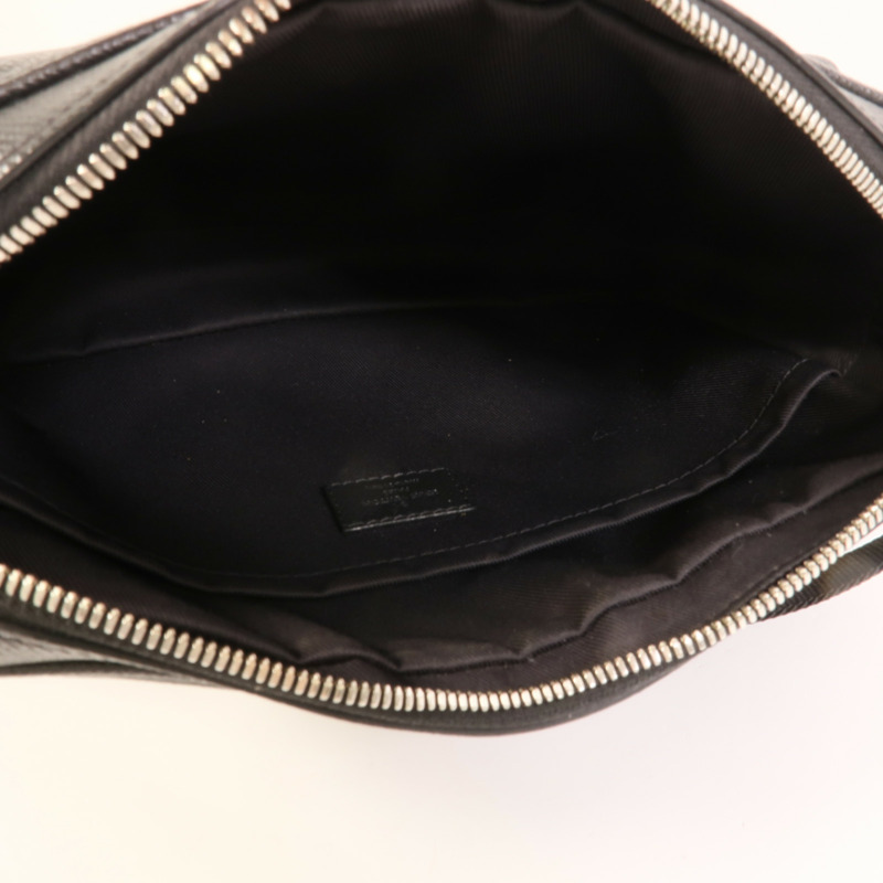 LOUIS VUITTON Monogram Eclipse/Taiga Outdoor Messenger銀扣肩背袋-11