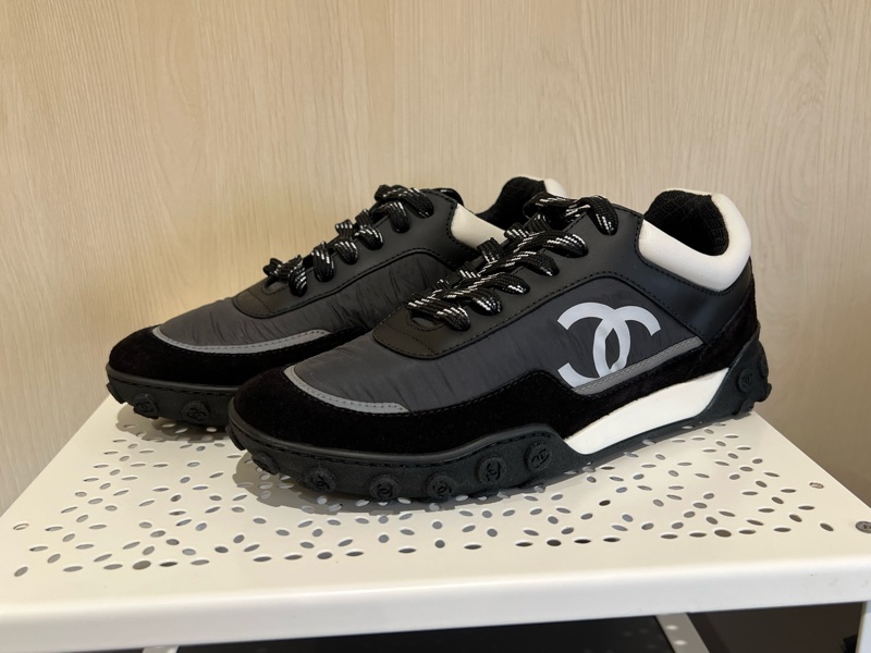 Chanel 黑色彩紋鞋帶休閒鞋 鞋底滿滿的立體小雙C（9.5新）-0