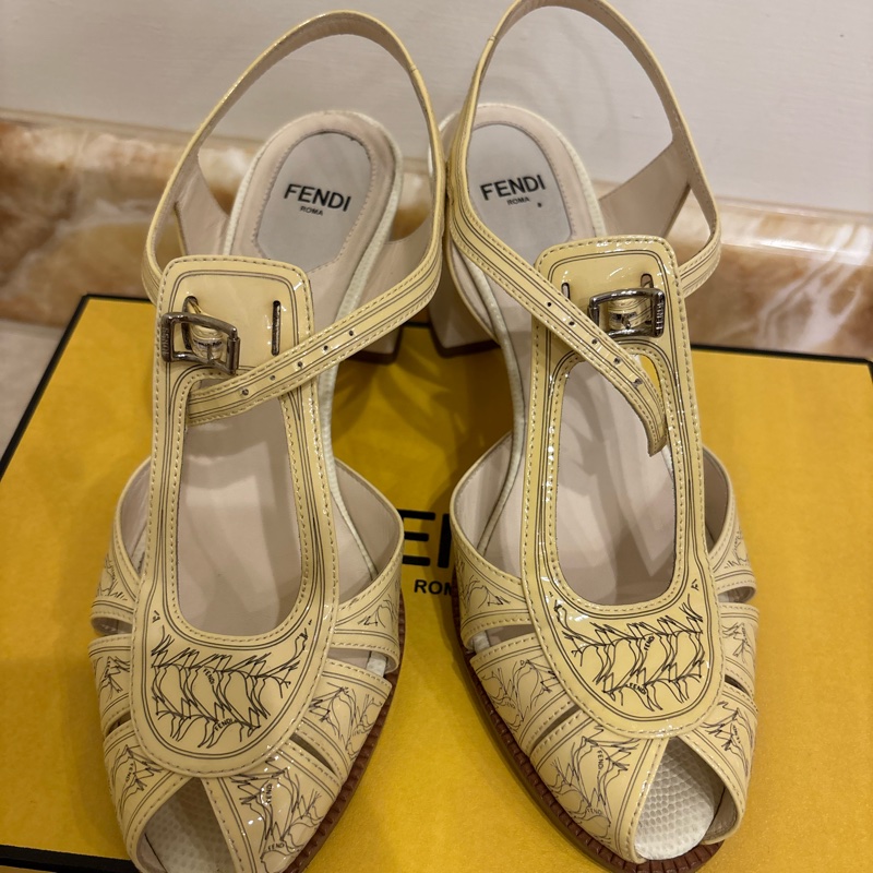 Fendi 米色37.5高跟鞋-4