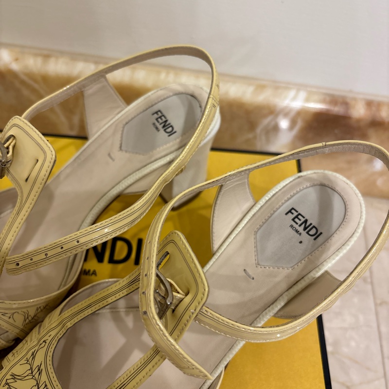 Fendi 米色37.5高跟鞋-6