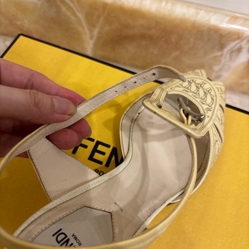 Fendi 米色37.5高跟鞋-10