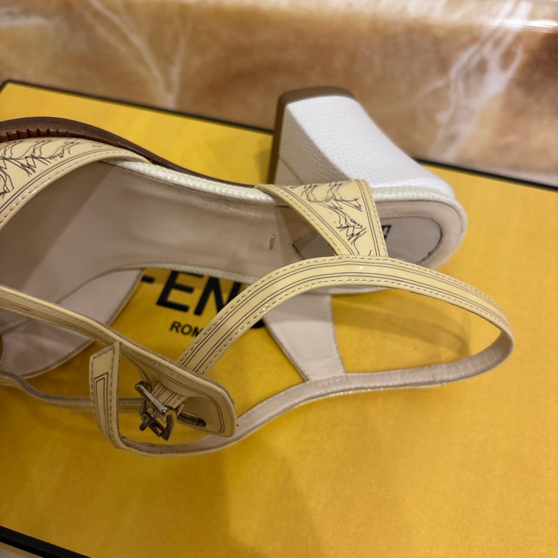 Fendi 米色37.5高跟鞋-11