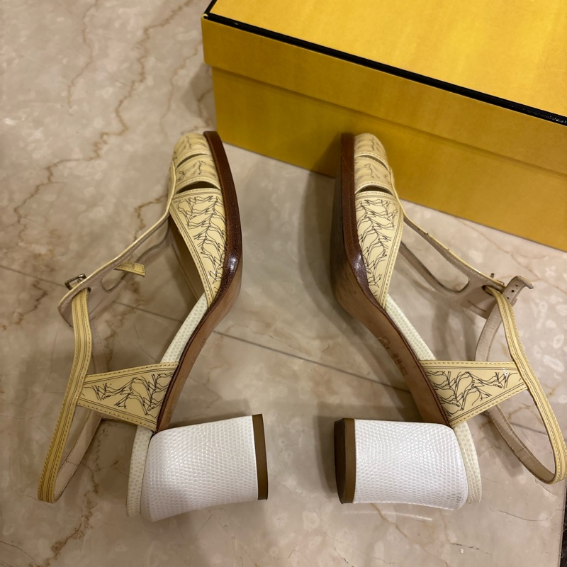 Fendi 米色37.5高跟鞋-17