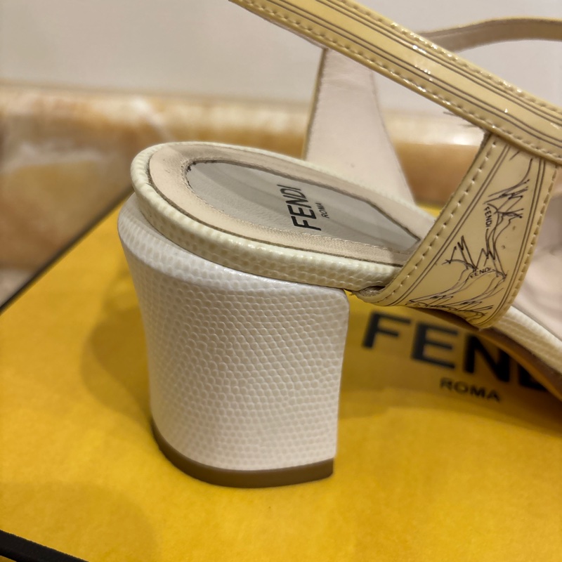 Fendi 米色37.5高跟鞋-24
