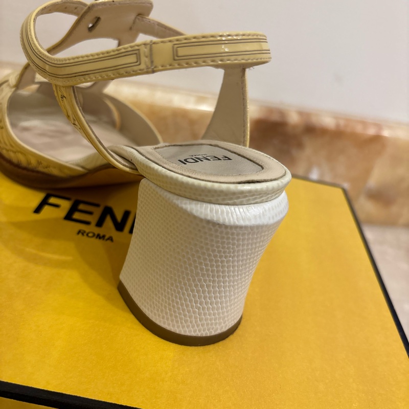 Fendi 米色37.5高跟鞋-25