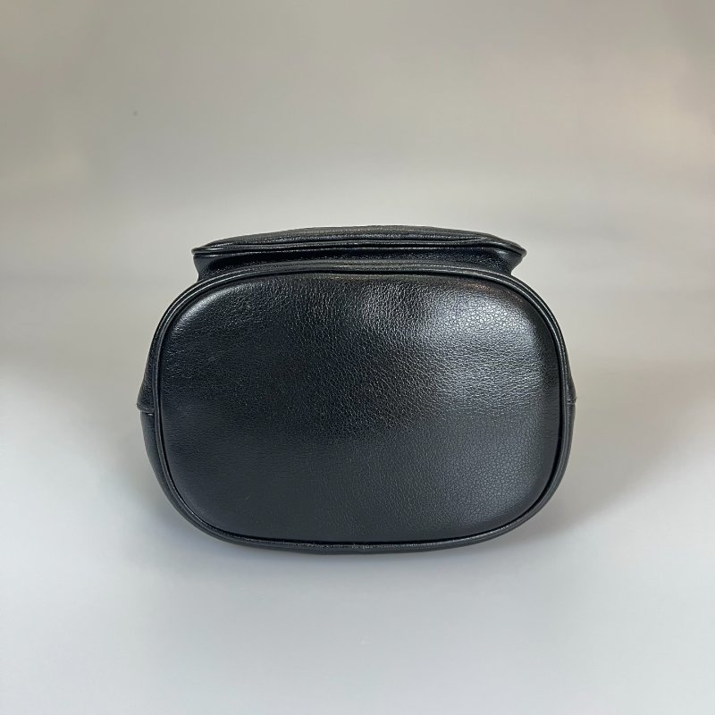 PRADA 黑皮革水桶抽繩包-4