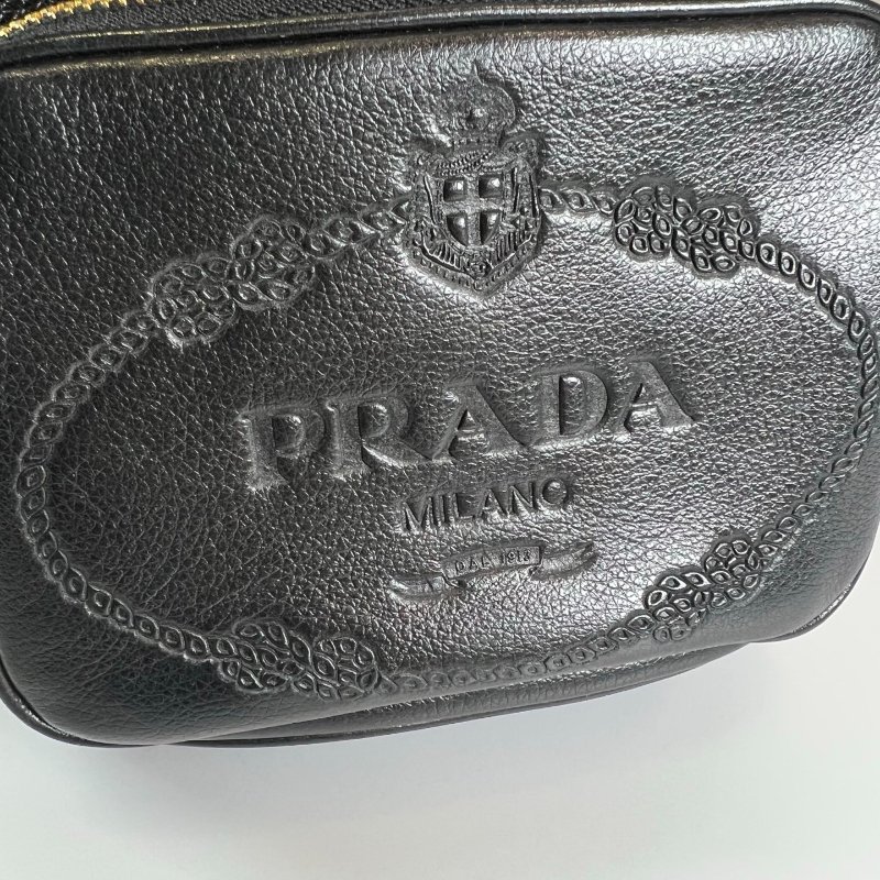 PRADA 黑皮革水桶抽繩包-6