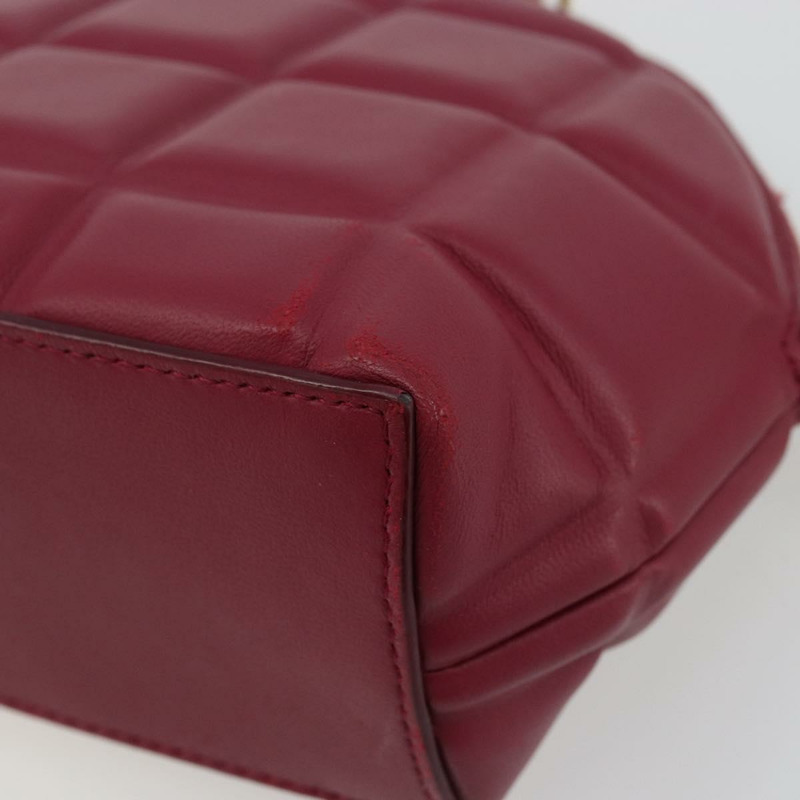 【日本直送】BOTTEGA VENETA 半月形鏈條包，皮革材質，波爾多紅金色，正品，貨號 177240A-8