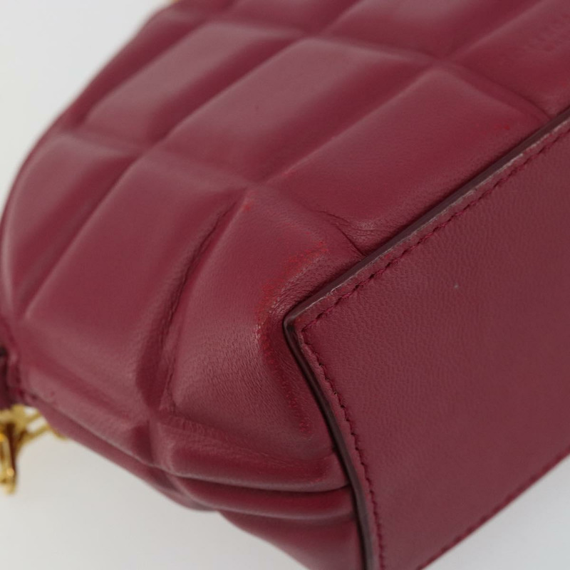 【日本直送】BOTTEGA VENETA 半月形鏈條包，皮革材質，波爾多紅金色，正品，貨號 177240A-13