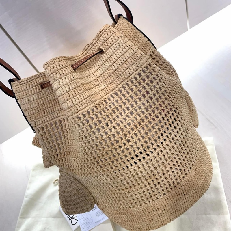 loewe 荷葉 草編 水桶包-8