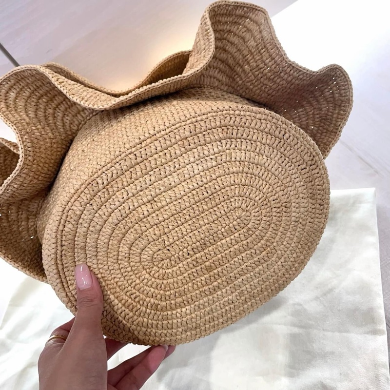 loewe 荷葉 草編 水桶包-10