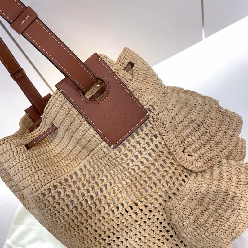 loewe 荷葉 草編 水桶包-17
