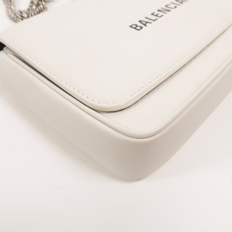 BALENCIAGA 牛皮皮革Everyday鏈帶肩背袋-11