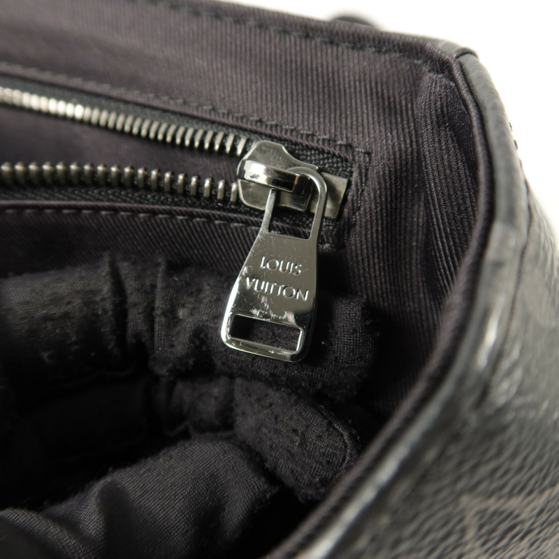 LOUIS VUITTON Monogram Eclipse Messenger PM Voyager肩背袋-8