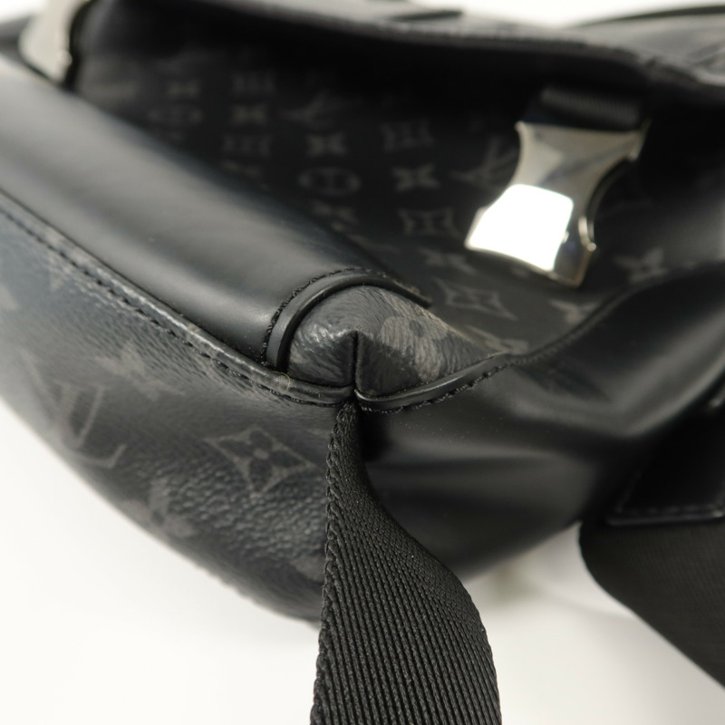 LOUIS VUITTON Monogram Eclipse Messenger PM Voyager肩背袋-10