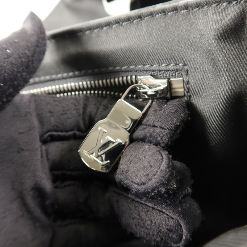 LOUIS VUITTON Monogram Eclipse Messenger PM Voyager肩背袋-8