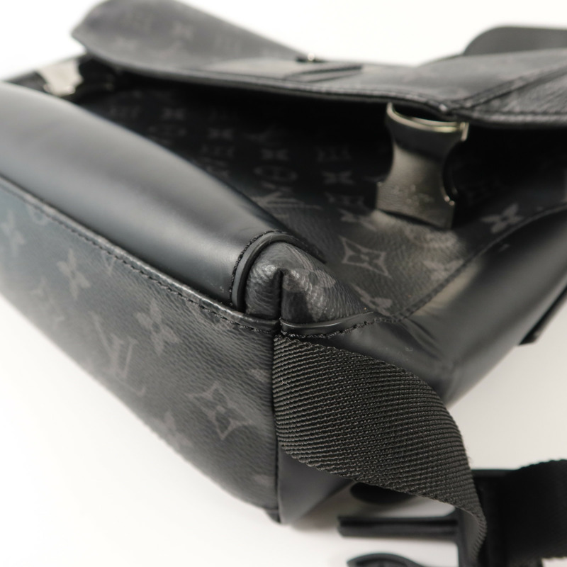 LOUIS VUITTON Monogram Eclipse Messenger PM Voyager肩背袋-10