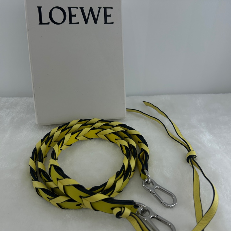 Loewe 全皮編織斜背帶-0