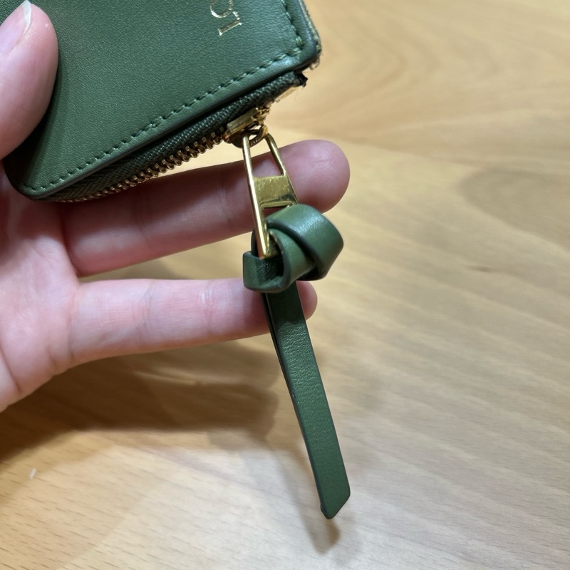 LOEWE 經典緹花 ANAGRAM 零錢拉鏈卡包 原價12000 酪梨綠-4