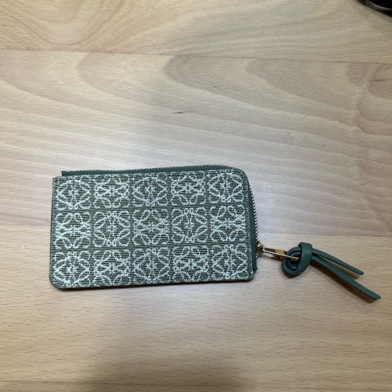 LOEWE 經典緹花 ANAGRAM 零錢拉鏈卡包 原價12000 酪梨綠-5