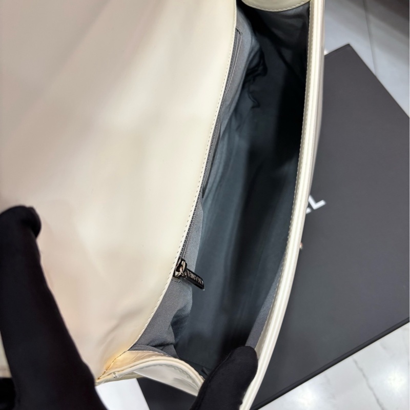 Chanel香奈兒 Leboy白色銀扣 光面漆皮牛皮 鏈條包單肩包 大號 97新原始成色-7