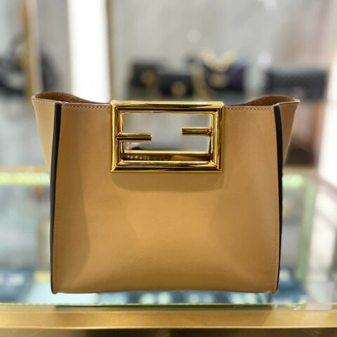FENDI 素面牛皮簍空雙F兩用包 奶茶色