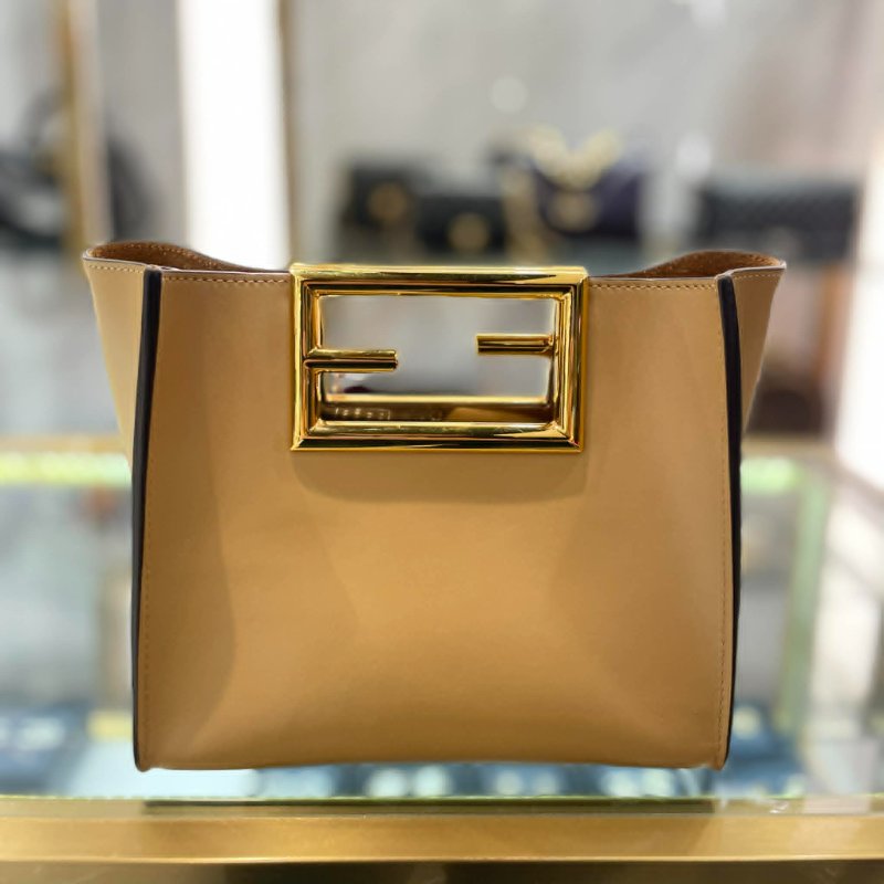 FENDI 素面牛皮簍空雙F兩用包 奶茶色-0