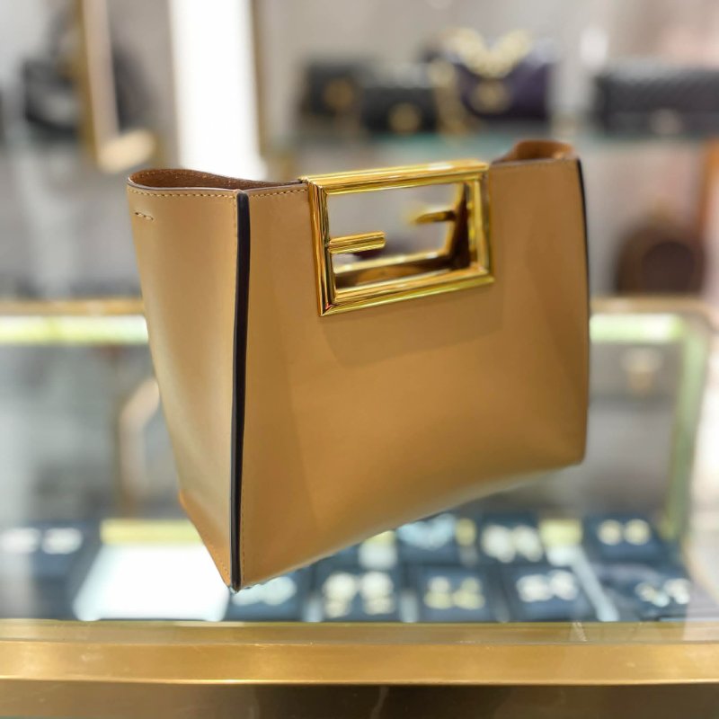 FENDI 素面牛皮簍空雙F兩用包 奶茶色-1