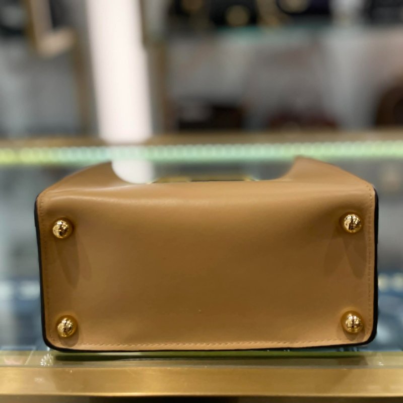 FENDI 素面牛皮簍空雙F兩用包 奶茶色-3