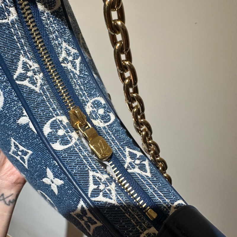 LV絕版品!牛仔月亮包-3