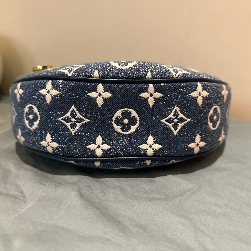 LV絕版品!牛仔月亮包-8