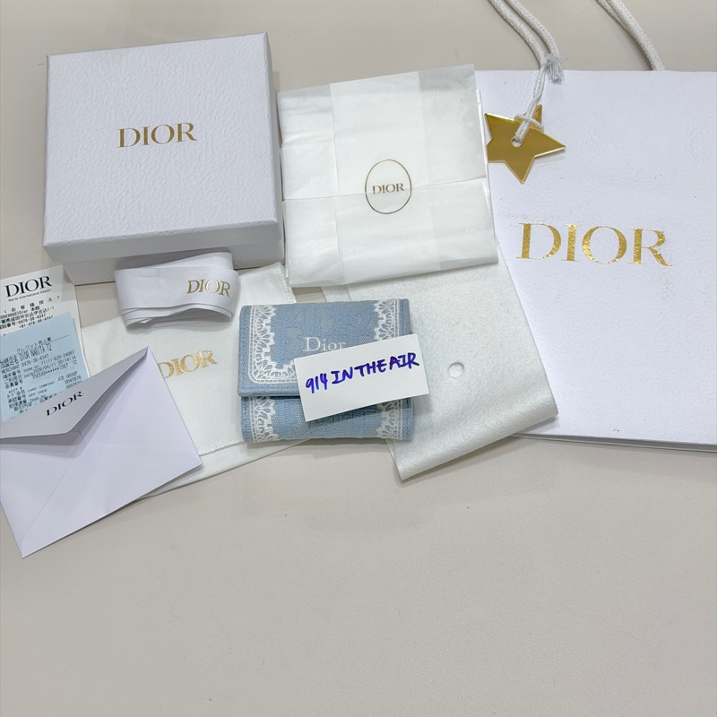 914intheair 『全新全配』Dior迪奧🩵日本限定蕾絲單寧三折迷你短夾-6