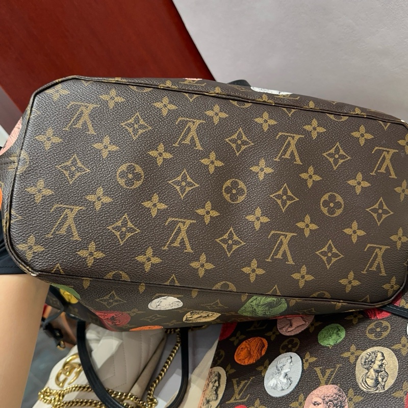 LV Fornasetti聯名neverfull子母包托特包中號 芯片款，顏色亮眼獨特不容易撞款，容量大適合通勤旅行，尺寸31*28cm-2