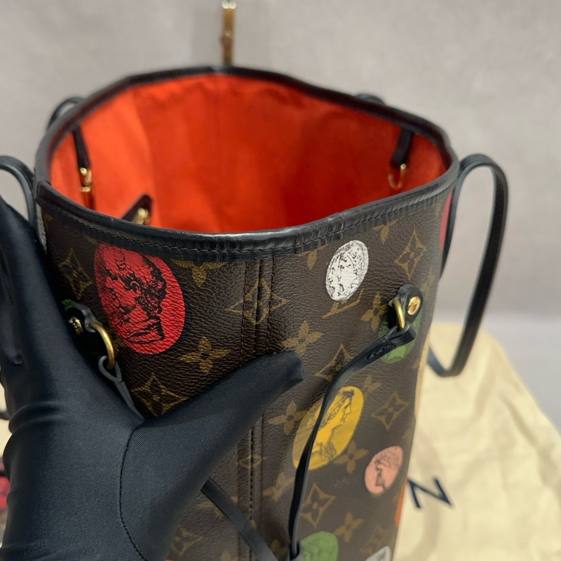 LV Fornasetti聯名neverfull子母包托特包中號 芯片款，顏色亮眼獨特不容易撞款，容量大適合通勤旅行，尺寸31*28cm-6