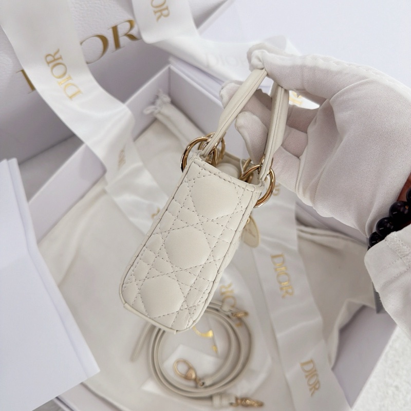 Dior /迪奧 戴妃 白色羊皮金色五金 三格 尺寸：17*15*7 26年4月購買-3