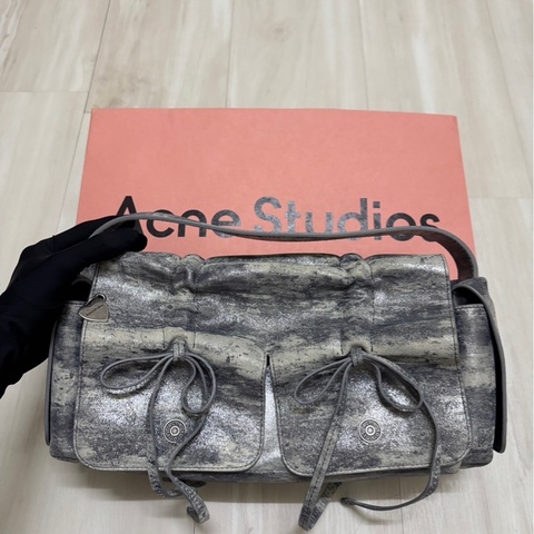 acne studios新款亮粉廢土蝴蝶結包