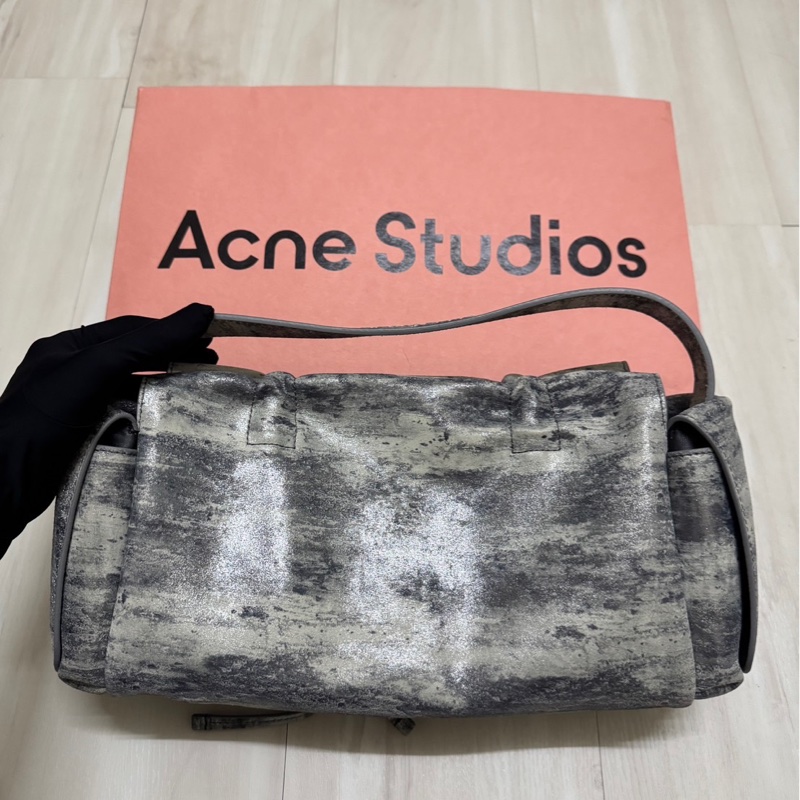 acne studios新款亮粉廢土蝴蝶結包-1
