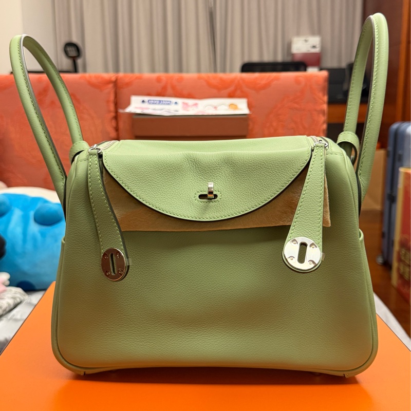 愛馬仕Lindy 26 牛油果綠銀釦全新U刻-6