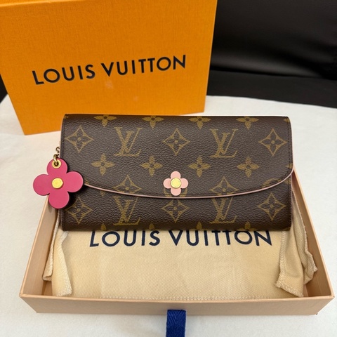 Louis Vuitton 路易威登老花粉色小花錢包 尺寸：19*9  18年編碼