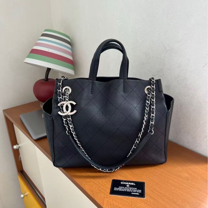 CHANEL 黑色銀扣菱格紋手提托特包 26*24*11 98新配件塵袋-0