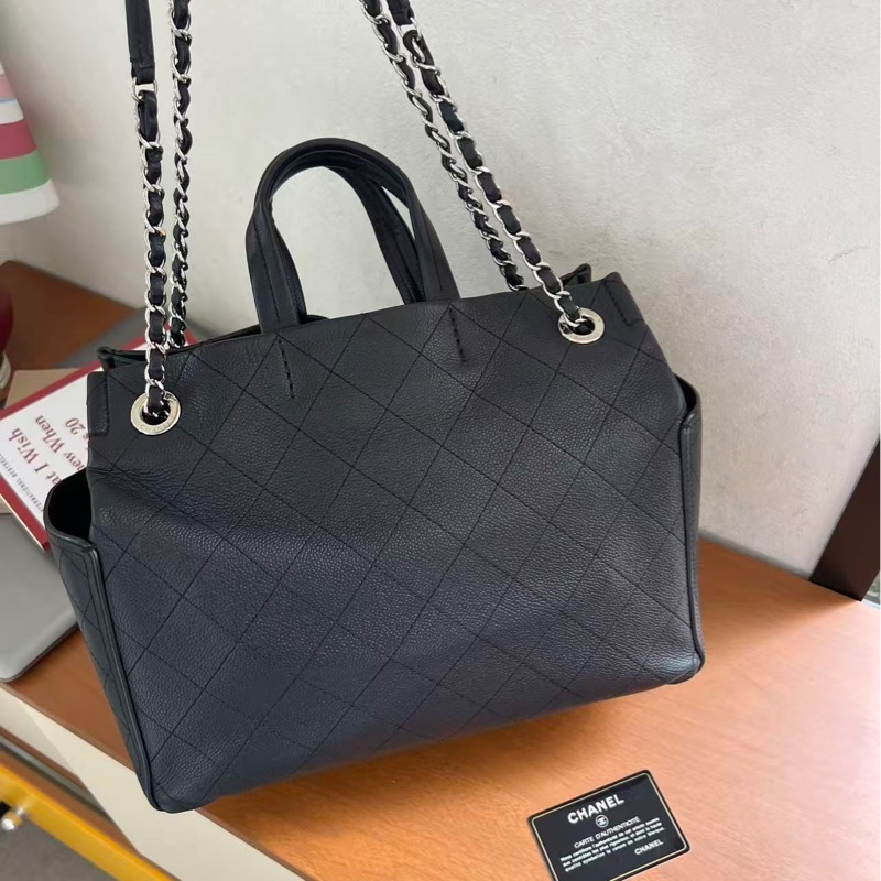 CHANEL 黑色銀扣菱格紋手提托特包 26*24*11 98新配件塵袋-4