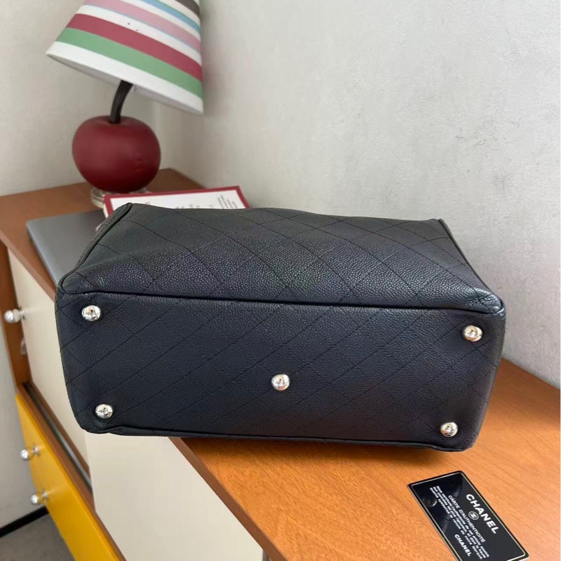 CHANEL 黑色銀扣菱格紋手提托特包 26*24*11 98新配件塵袋-7